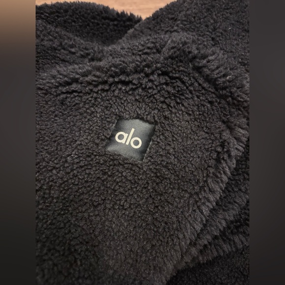 Alo Black Sherpa Fleece Trench Coat- Unisex size M - Picture 2 of 5